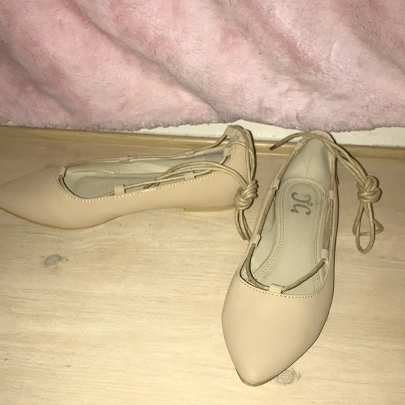 Shoes - lace up flats